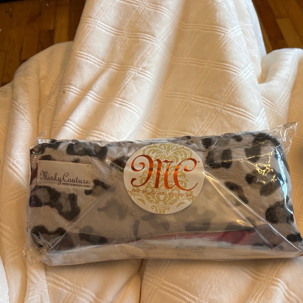 Minky Couture Leopard Print Scarf